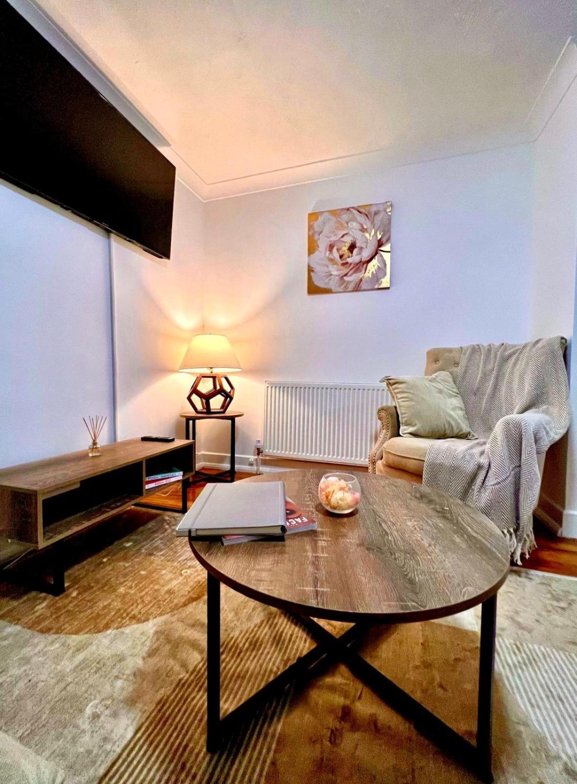 Signature * Cambridge (Cambridgeshire)